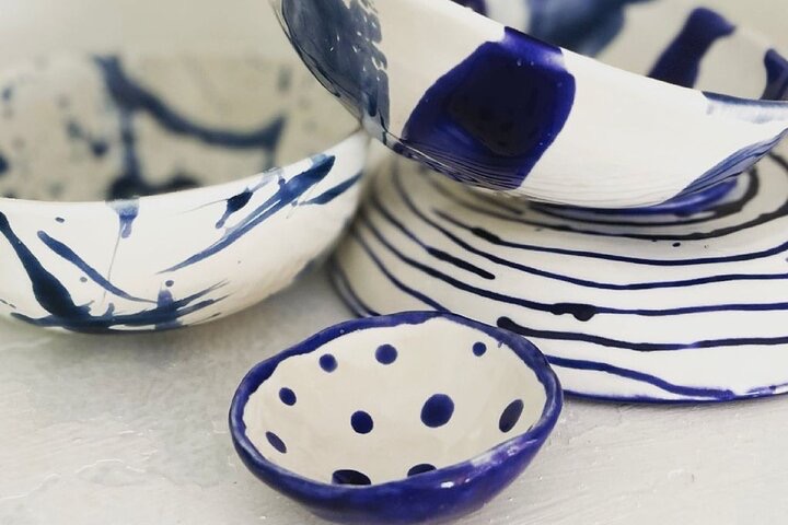 Prosseco + Cerámica: Clase Nocturna de Cuencos Hechos a Mano